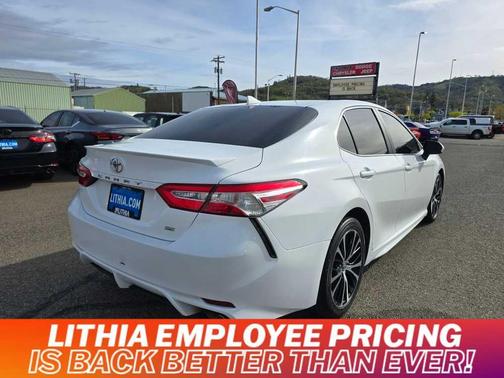 2020 Toyota Camry SE