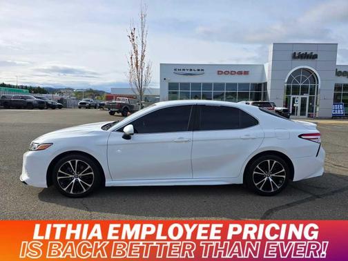 2020 Toyota Camry SE