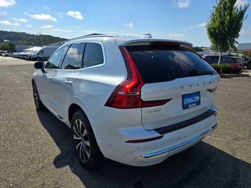2023 Volvo XC60 B5 Plus Bright Theme