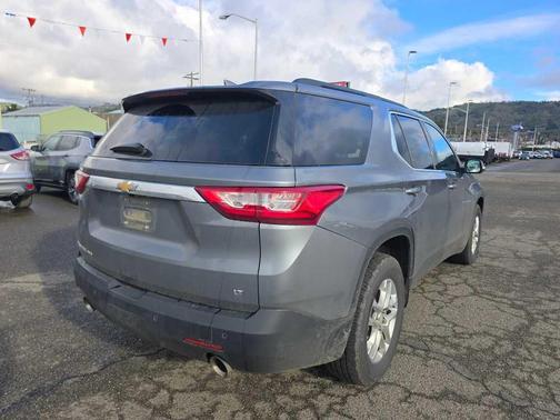 2021 Chevrolet Traverse LT Cloth