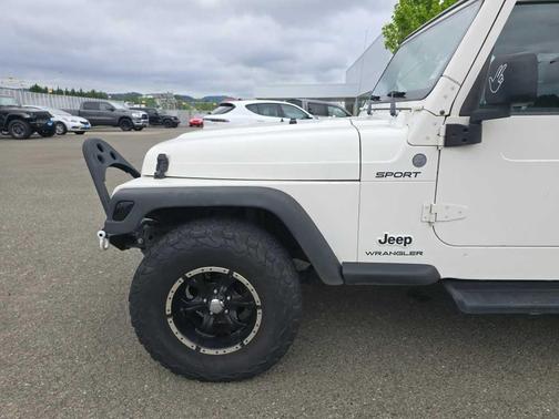 Stone White 2004 Jeep Wrangler Sport