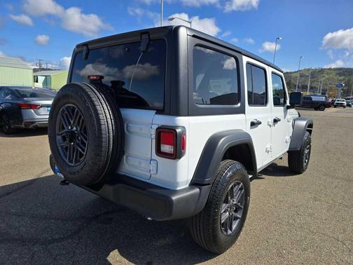 2025 Jeep Wrangler Sport RHD