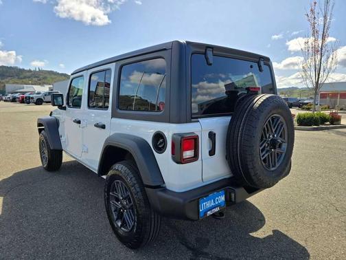 2025 Jeep Wrangler Sport RHD