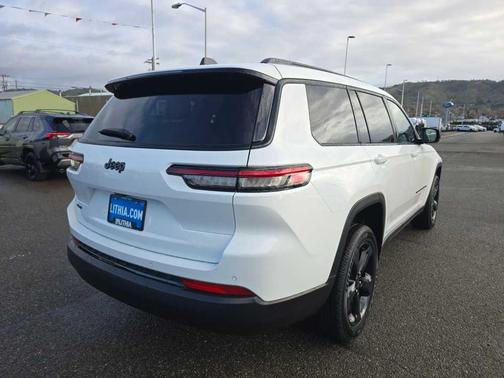 2025 Jeep Grand Cherokee L Laredo