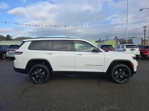 2025 Jeep Grand Cherokee L Laredo