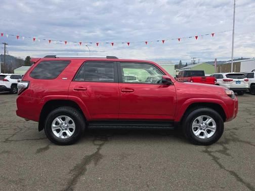 2024 Toyota 4Runner SR5