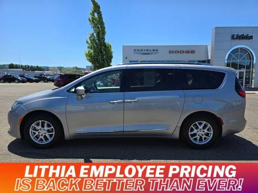 2020 Chrysler Pacifica Touring-L