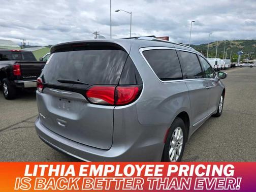 2020 Chrysler Pacifica Touring-L