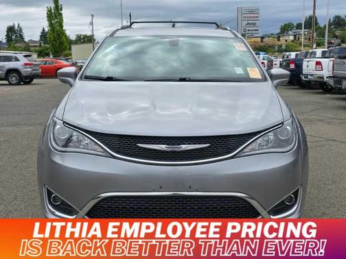2020 Chrysler Pacifica Touring-L