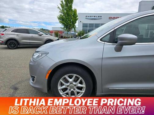 2020 Chrysler Pacifica Touring-L