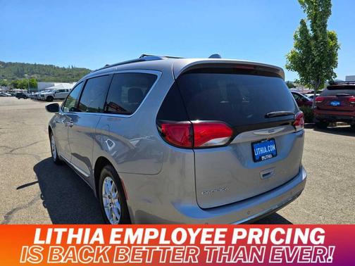 2020 Chrysler Pacifica Touring-L