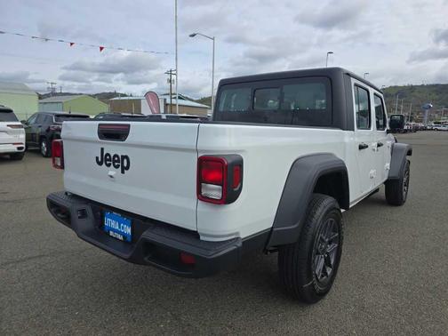 2026 Jeep Gladiator Sport