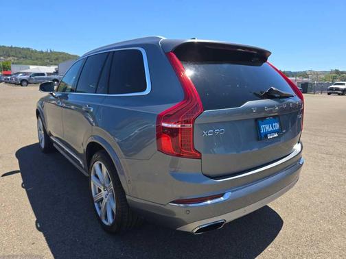 Gray Metallic 2018 Volvo XC90 T6 Inscription