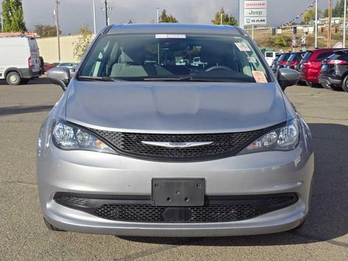 2021 Chrysler Voyager L