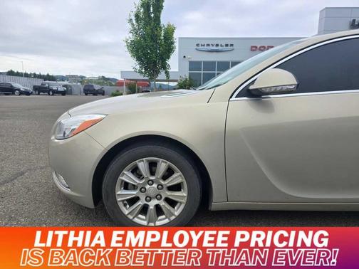 2012 Buick Regal Premium 1