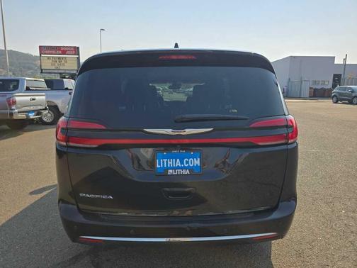 2021 Chrysler Pacifica Touring-L