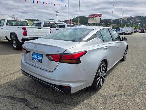 2022 Nissan Altima 2.5 SR