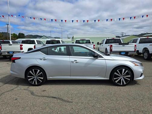 2022 Nissan Altima 2.5 SR