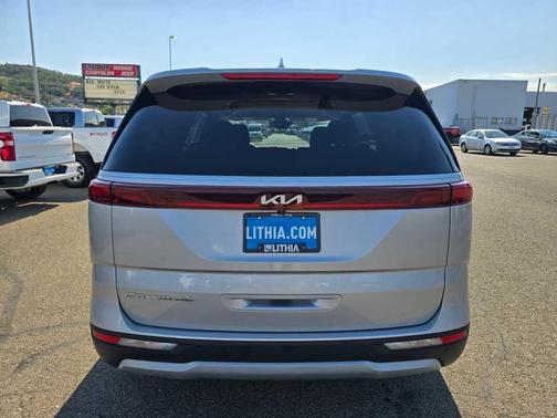 2022 Kia Carnival LX