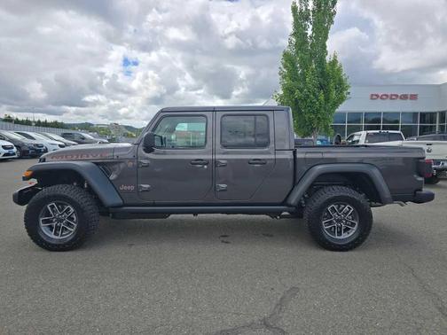 Granite Crystal Clearcoat Metallic 2026 Jeep Gladiator Mojave