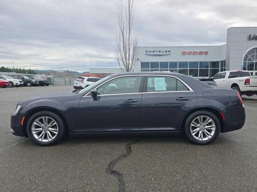 2019 Chrysler 300 Touring