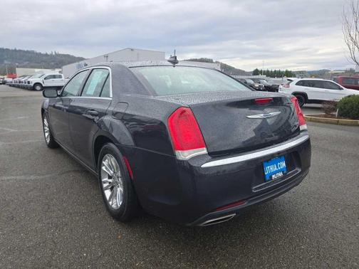 2019 Chrysler 300 Touring
