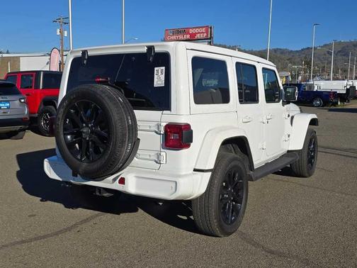 2021 Jeep Wrangler Unlimited Sahara Altitude