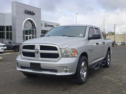 Bright Silver Clearcoat Metallic 2019 RAM 1500 Classic Express