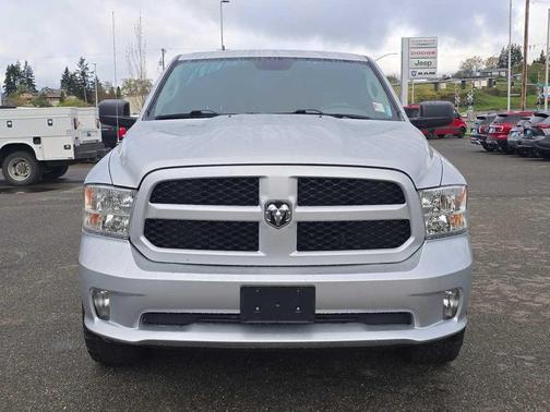 Bright Silver Clearcoat Metallic 2019 RAM 1500 Classic Express