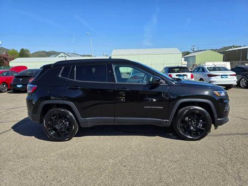 2025 Jeep Compass Latitude