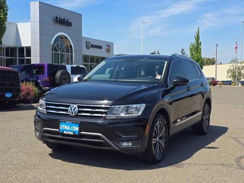 Deep Black Pearl Effect 2018 Volkswagen Tiguan 2.0T SEL