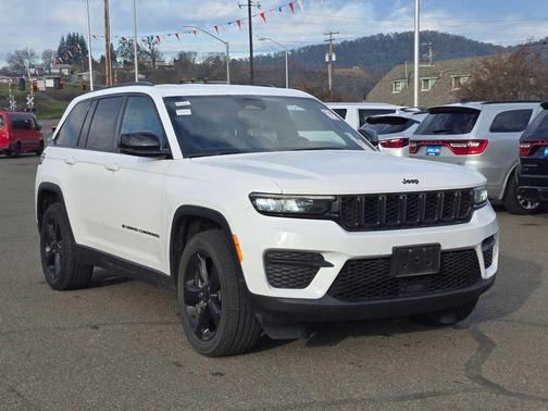 2023 Jeep Grand Cherokee Altitude