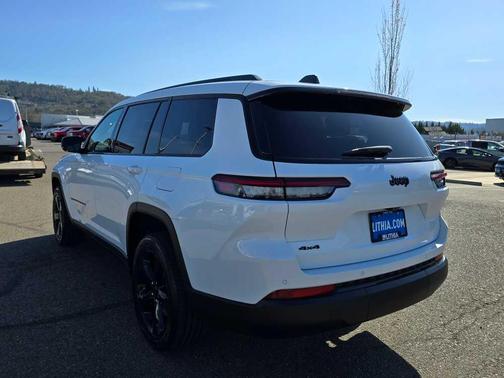 2025 Jeep Grand Cherokee L Laredo