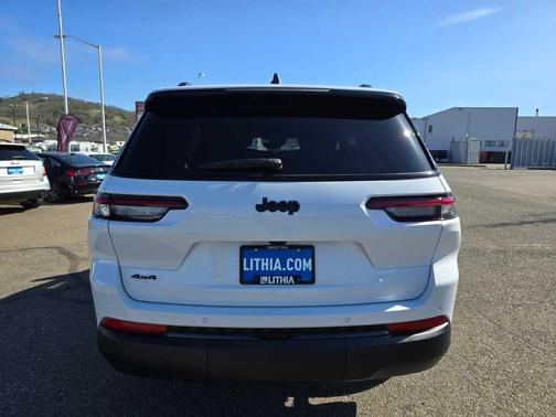 2025 Jeep Grand Cherokee L Laredo