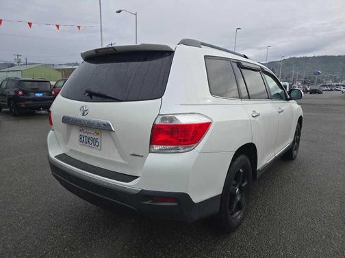 2011 Toyota Highlander SE