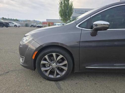 2020 Chrysler Pacifica Limited