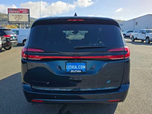 2023 Chrysler Pacifica Hybrid Limited