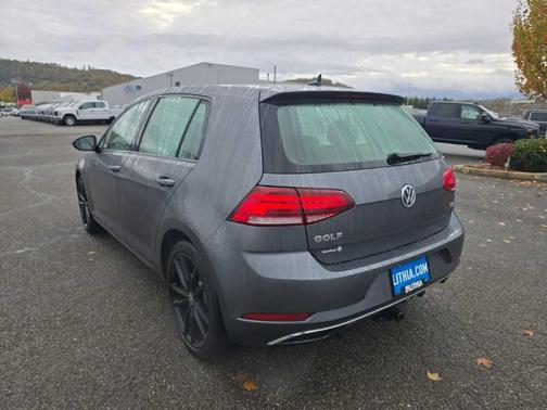 2018 Volkswagen Golf SE