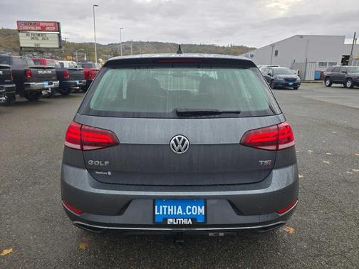 2018 Volkswagen Golf SE