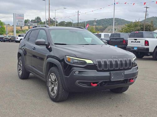 Diamond Black 2021 Jeep Cherokee Trailhawk