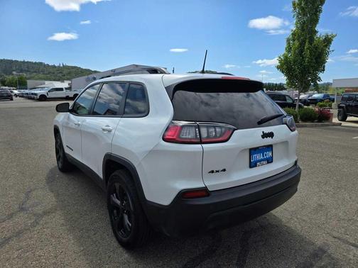 2023 Jeep Cherokee Altitude Lux