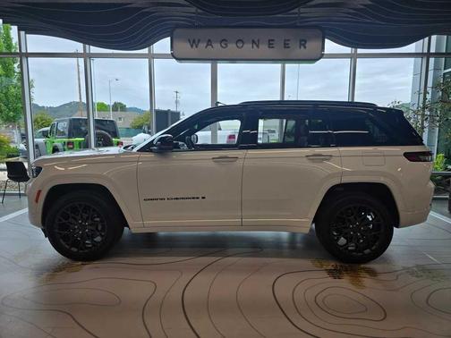 2025 Jeep Grand Cherokee Summit