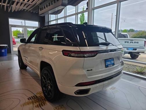 2025 Jeep Grand Cherokee Summit