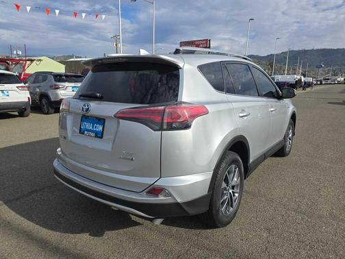 2016 Toyota RAV4 Hybrid XLE