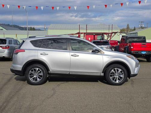 2016 Toyota RAV4 Hybrid XLE