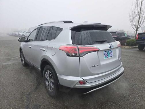 2016 Toyota RAV4 Hybrid XLE