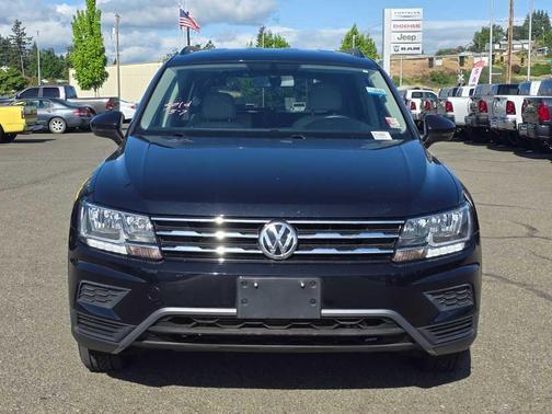 Deep Black Pearl Effect 2021 Volkswagen Tiguan 2.0T SE