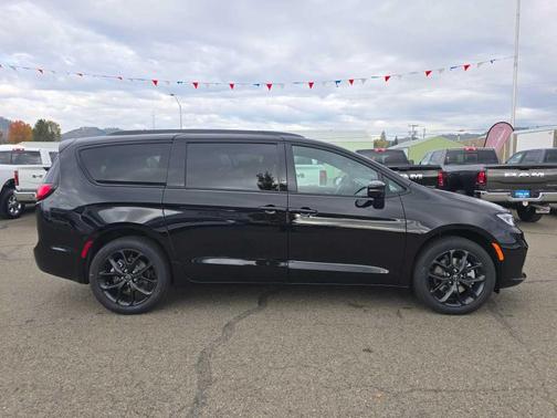 2026 Chrysler Pacifica Limited