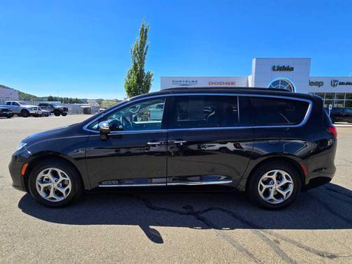 2023 Chrysler Pacifica Limited