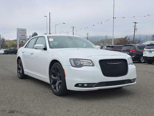 2023 Chrysler 300 S